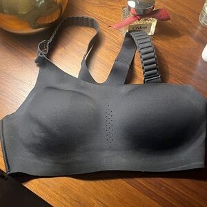 Brooks Black Seamless Wireless Sports Bra with Perforated Center